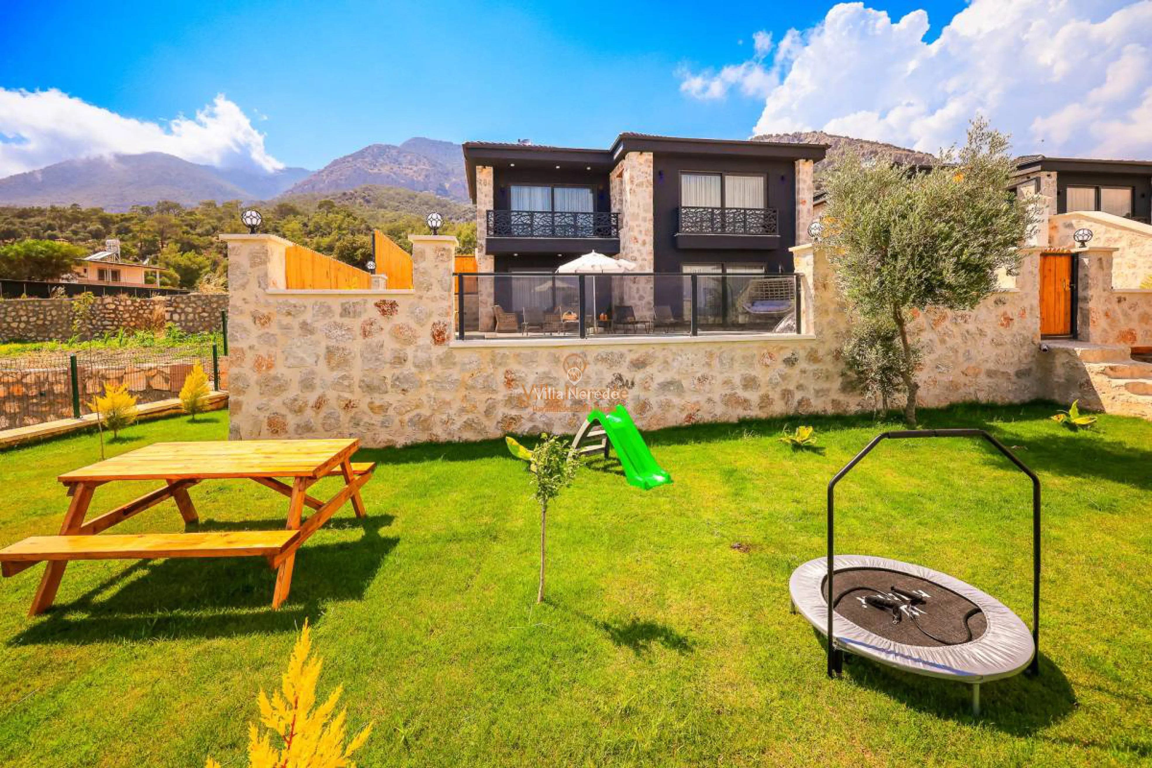 villa-sandak-4-1953632531-b.jpg