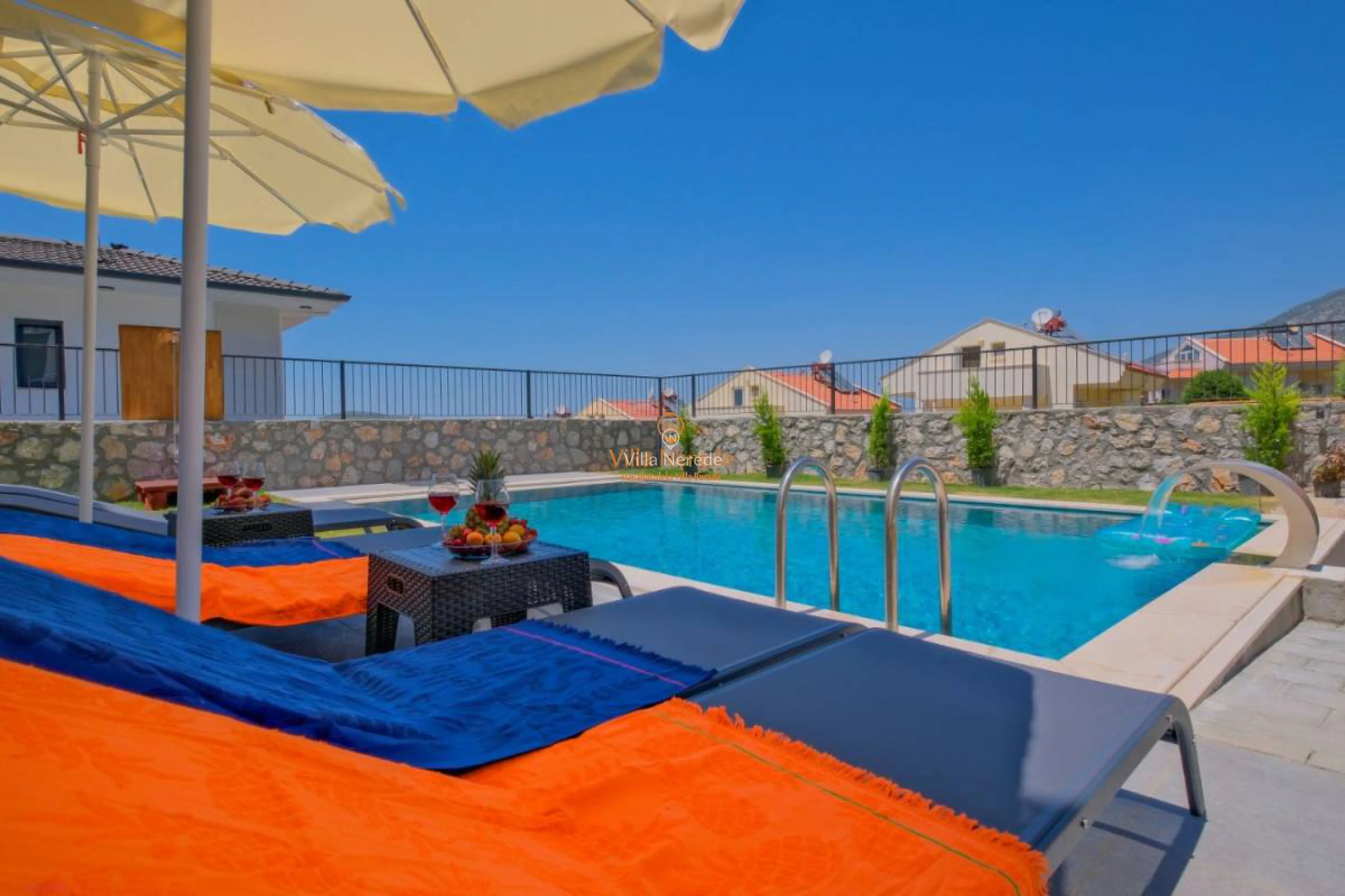 villa-santorini-863646367-b.jpg