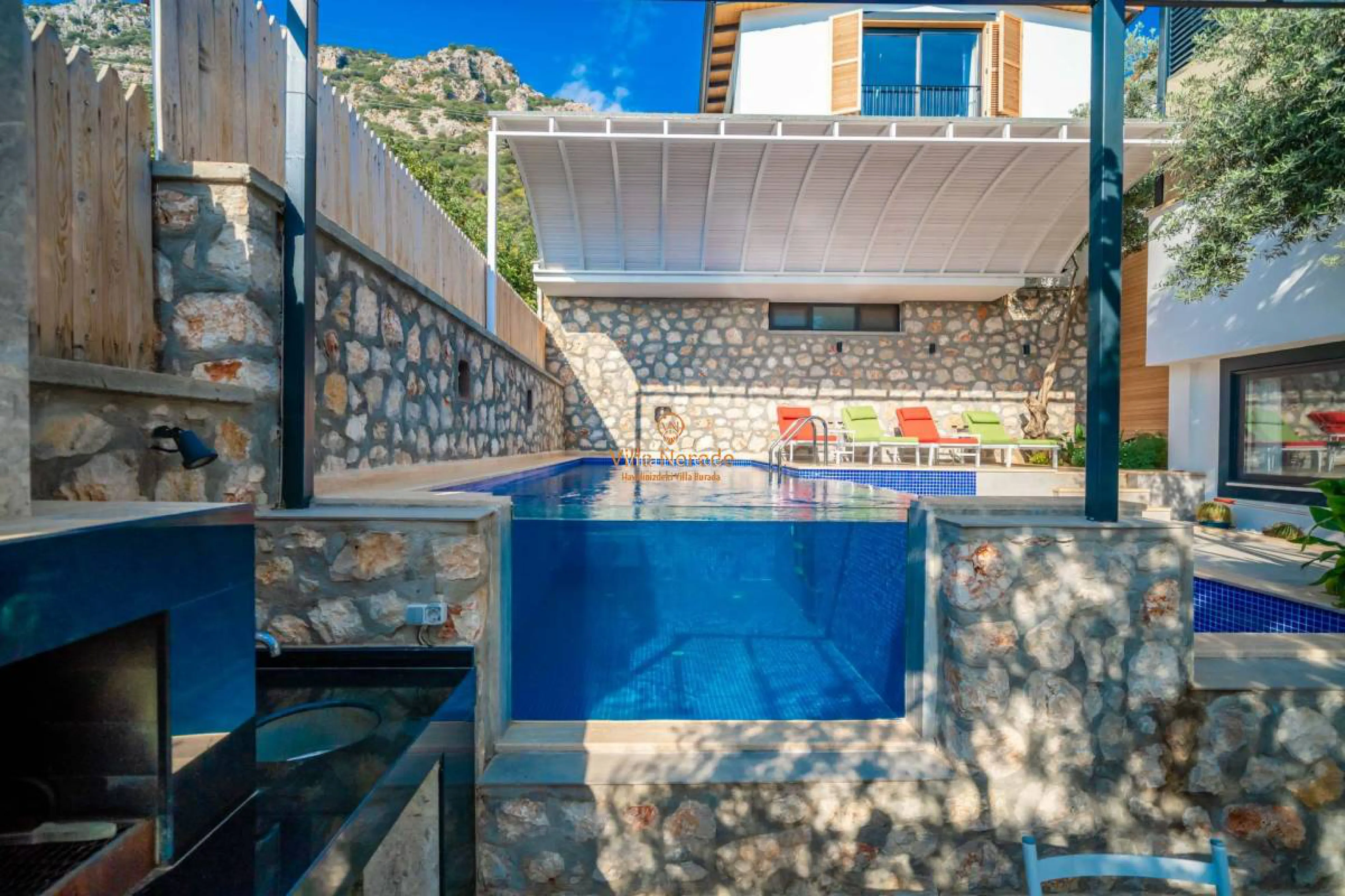 villa-therapy-aqua-534733617-b.jpg