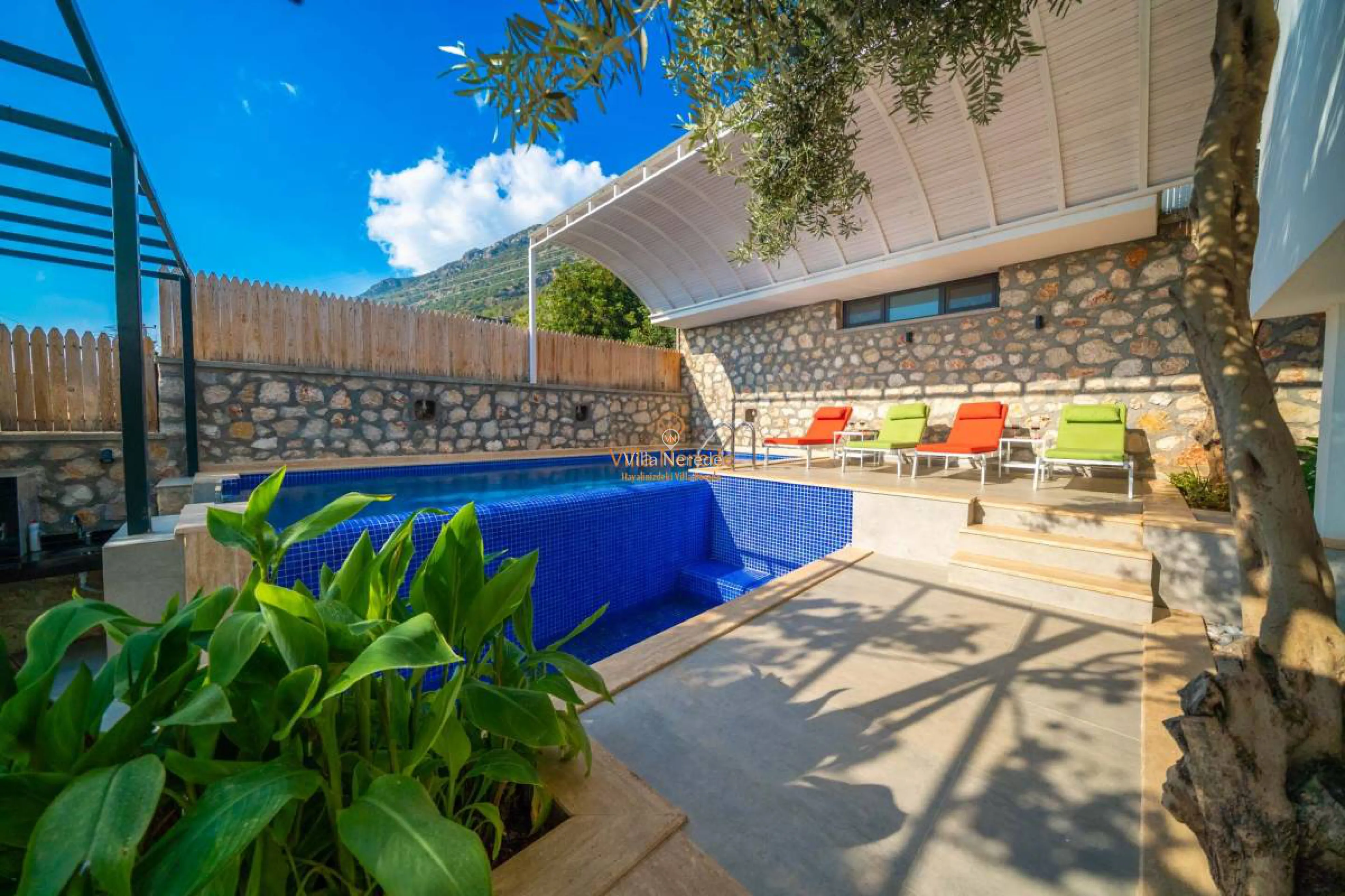 villa-therapy-aqua-745958407-b.jpg