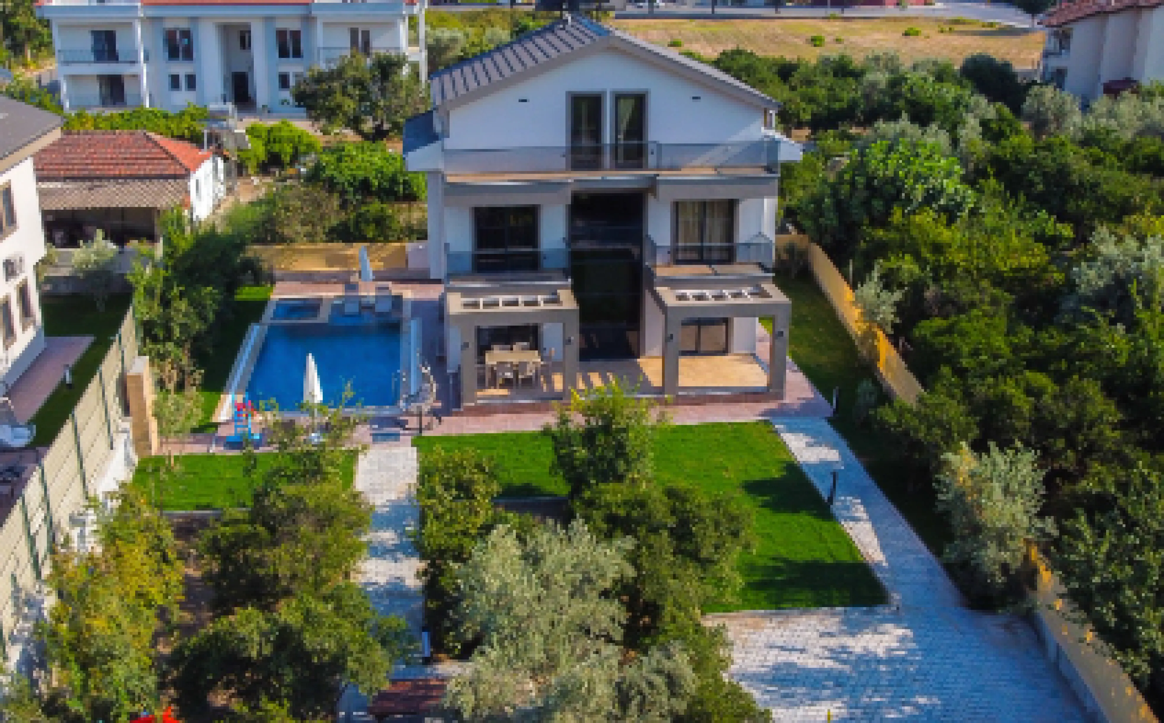 Villa Turpa 2 - Geniş Havuzlu & Denize Yakın Kiralık Villa