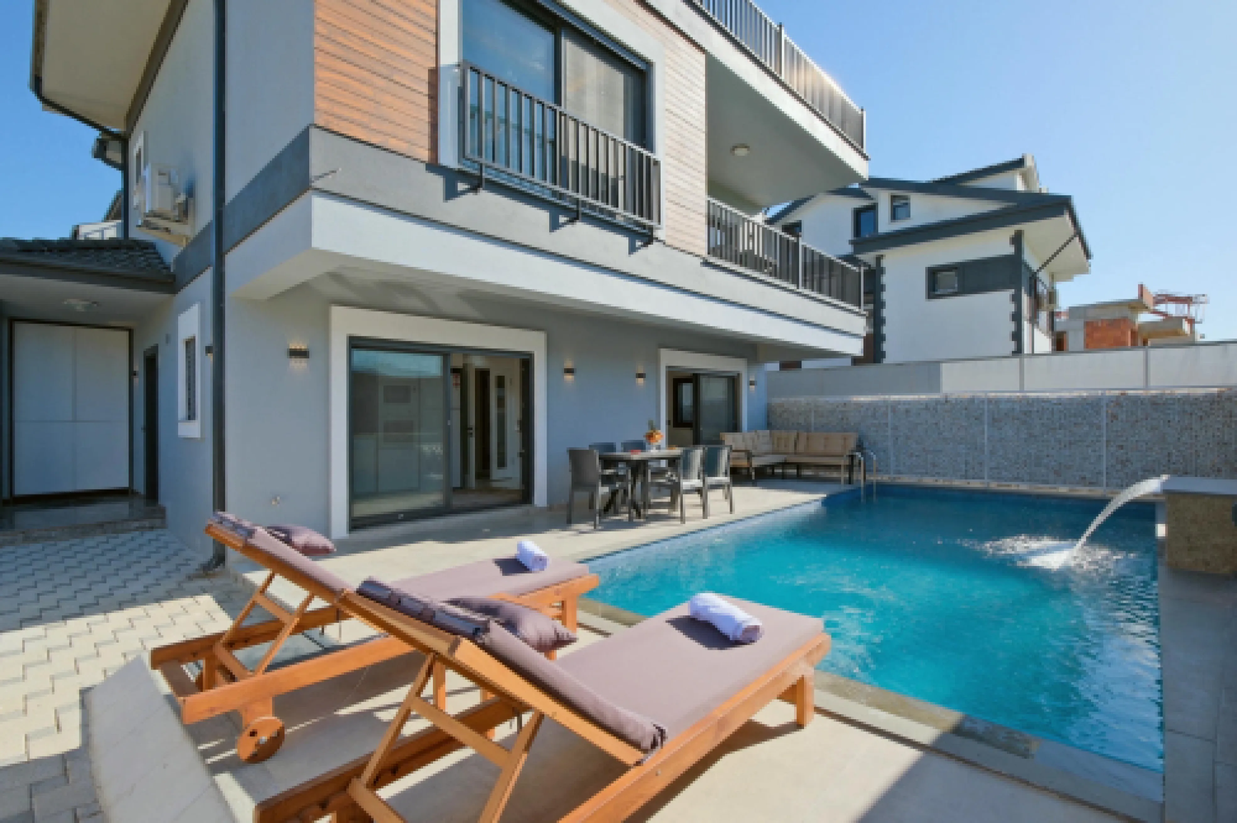 Villa White 1