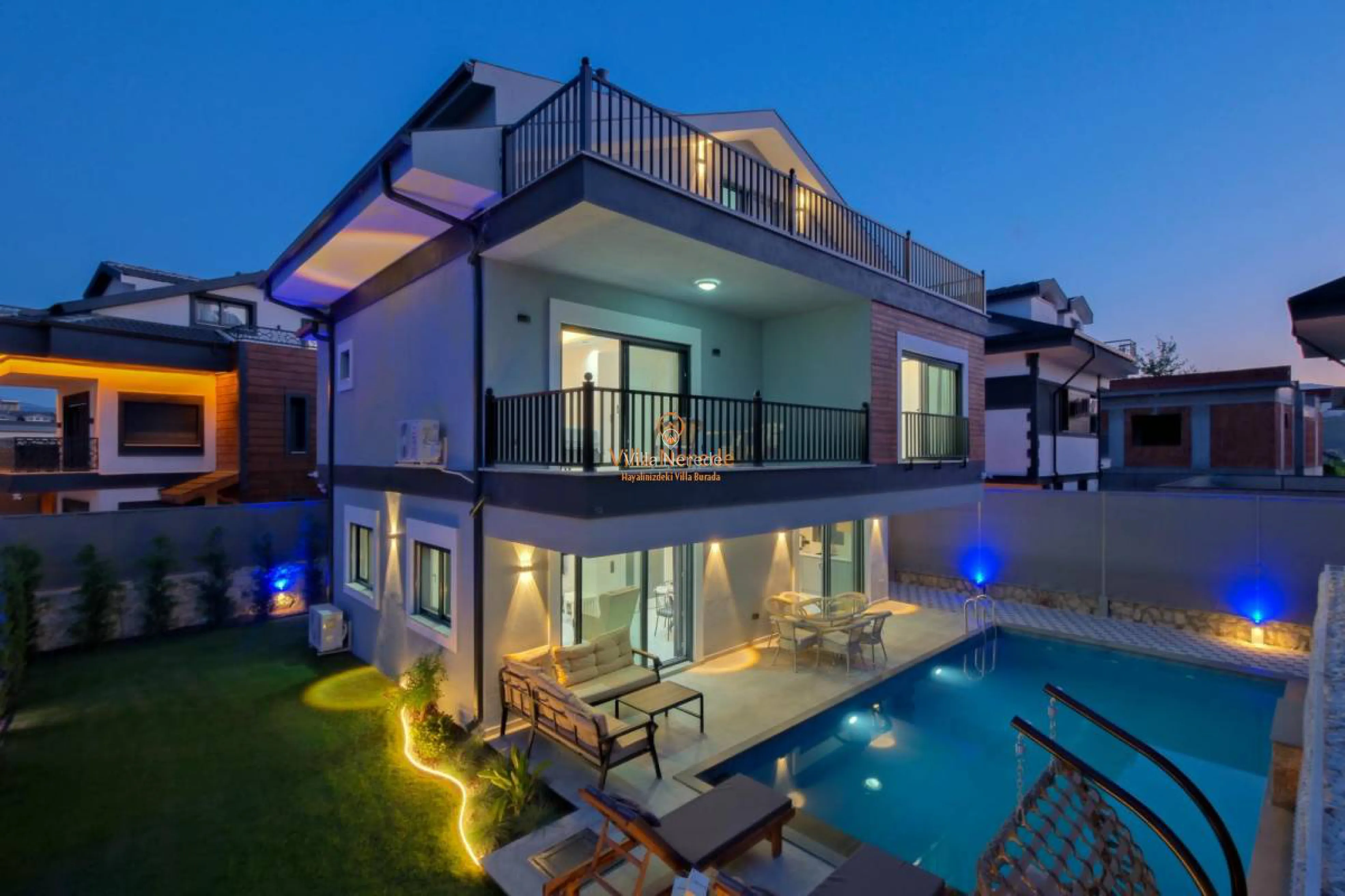 villa-white-day-2-226595264-b.jpg