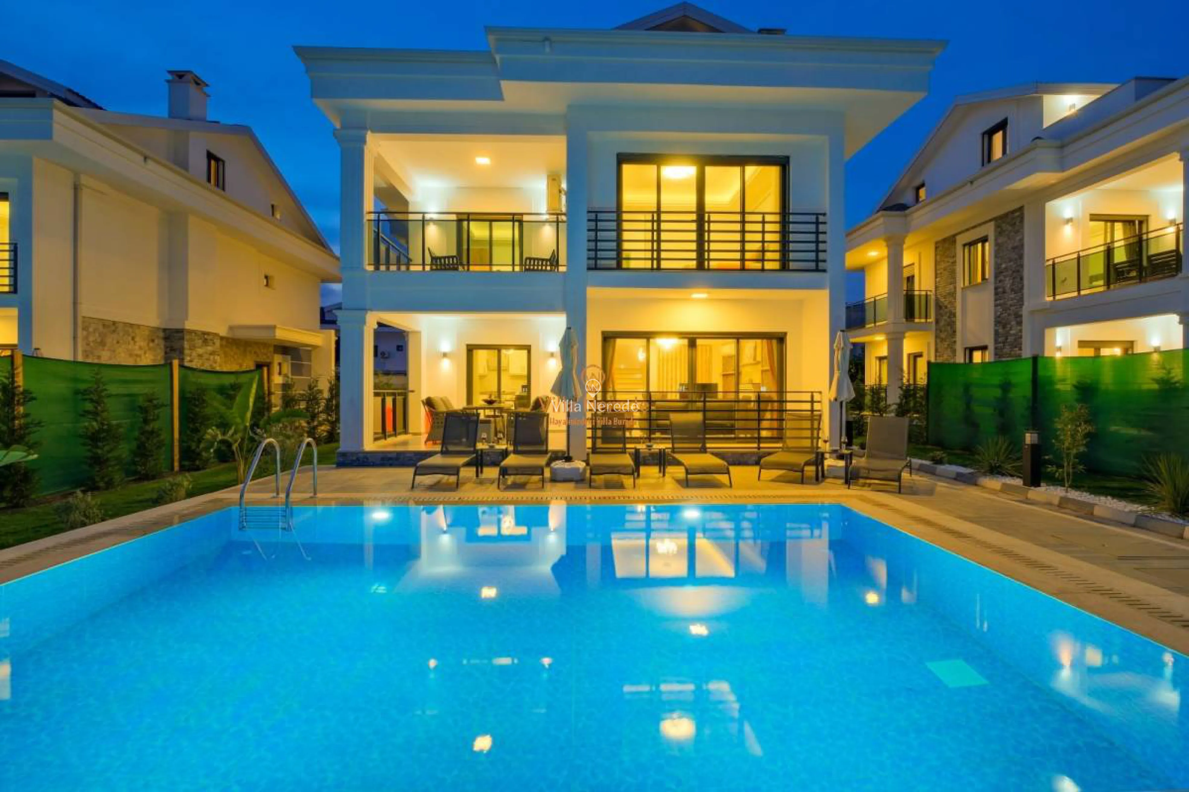 villa-white-palm-2-284214122-b.jpg