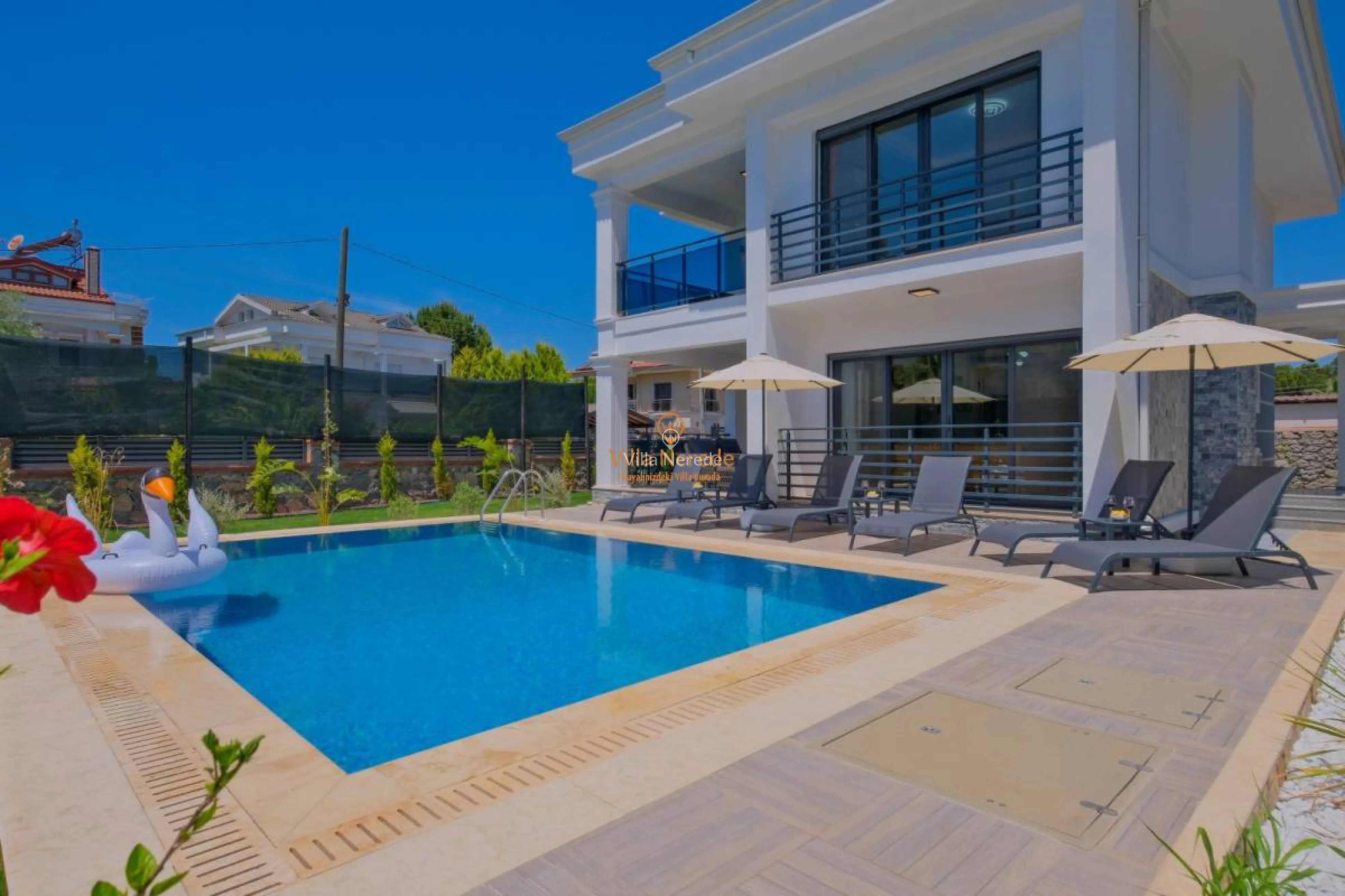 villa-white-palm-2-782348413-b.jpg