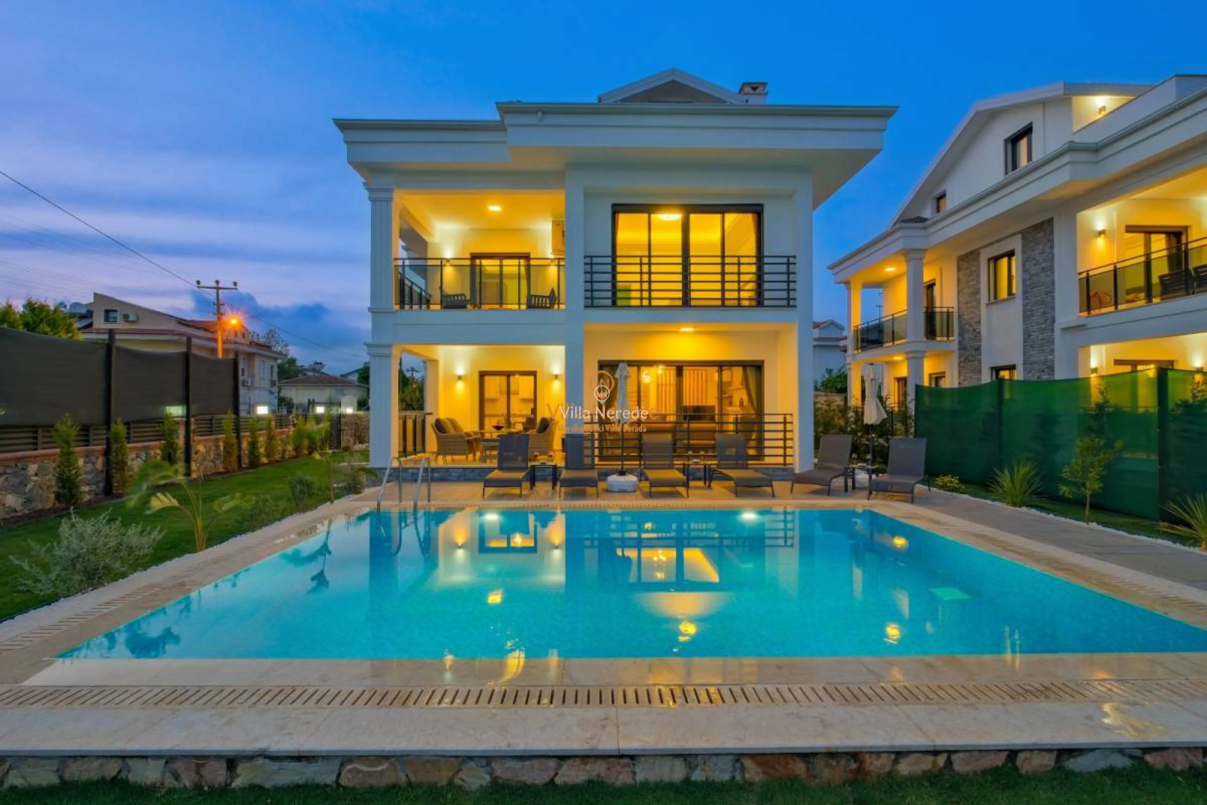villa-white-palm-757789055-b.jpg