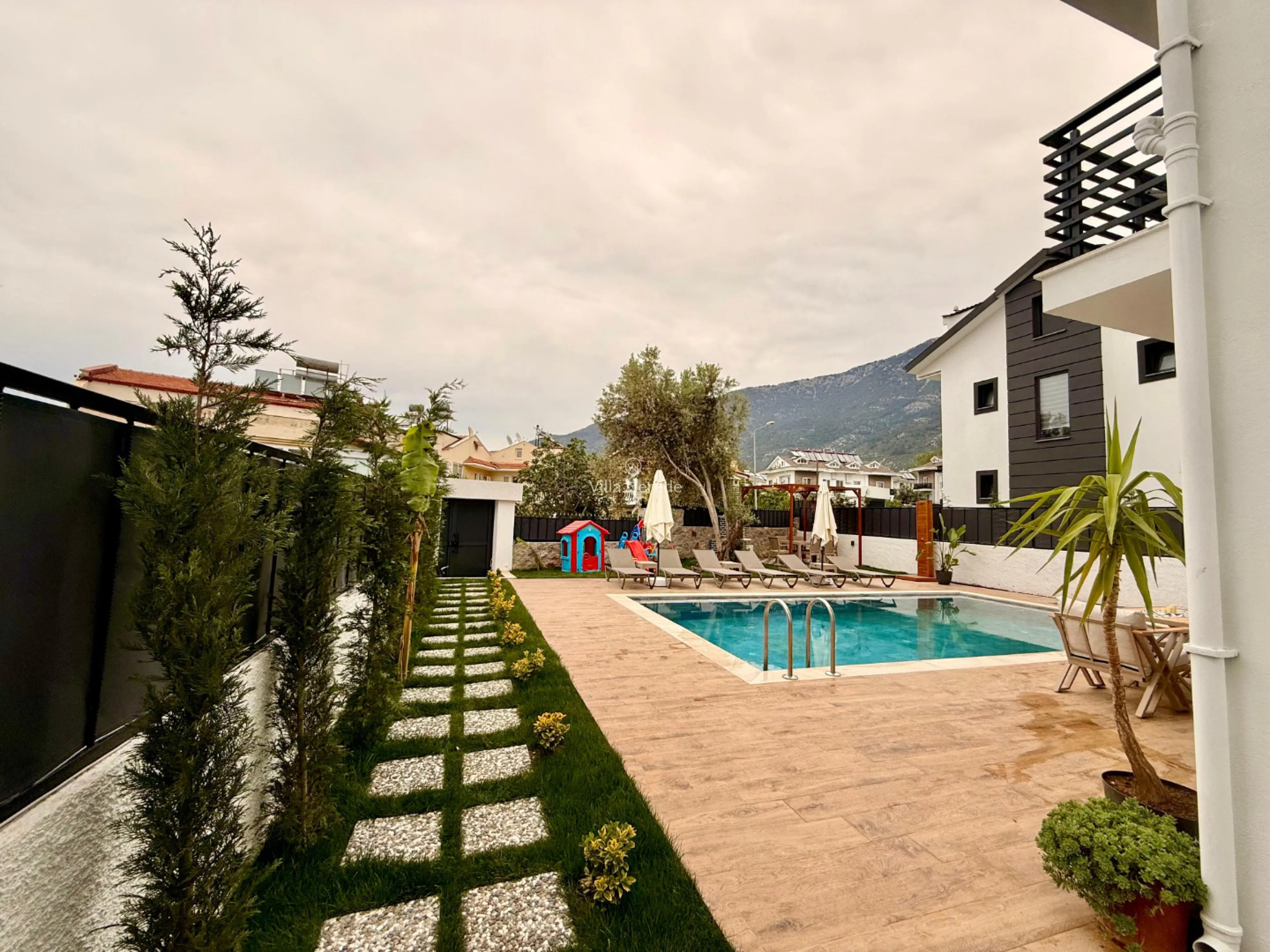 vills-nerede-villa-bee-b-26_745.jpeg