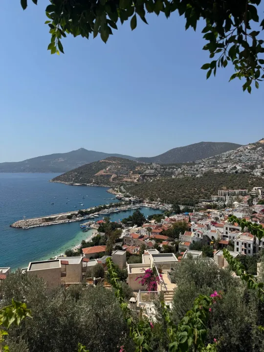 Kalkan Kördere Villa Tatili Rehberi: Ulaşım & Kiralık Villalar