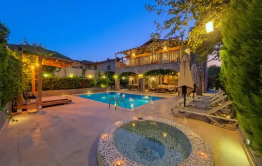 Kış Aylarına Özel Kiralık Villa & Isıtmalı Havuzlu Tatilc