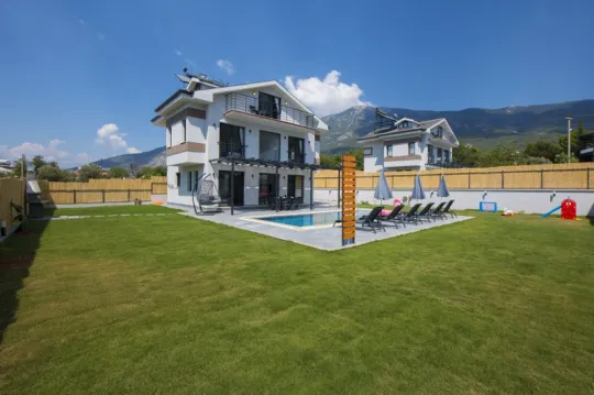 Villa Snow 2