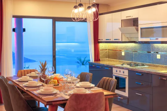 Villa Eva Hill Stone Heart