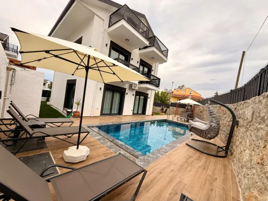 Villa Bee C