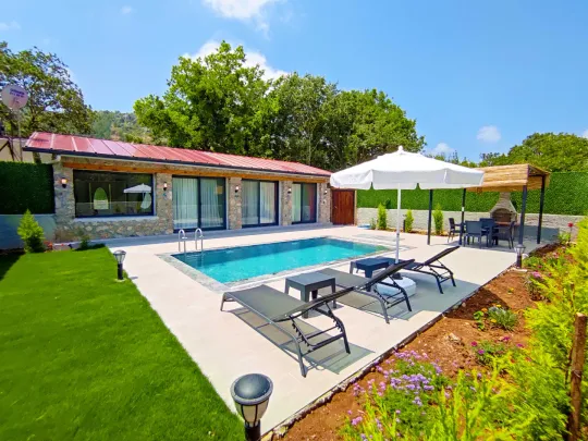 Viilla Meşe Kayaköy