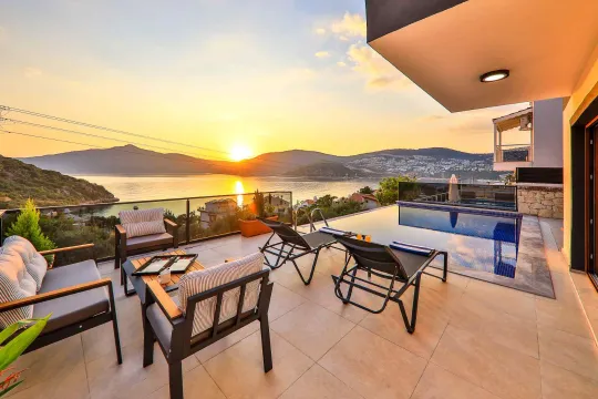 Villa Rainy