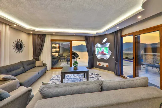 Villa Rainy