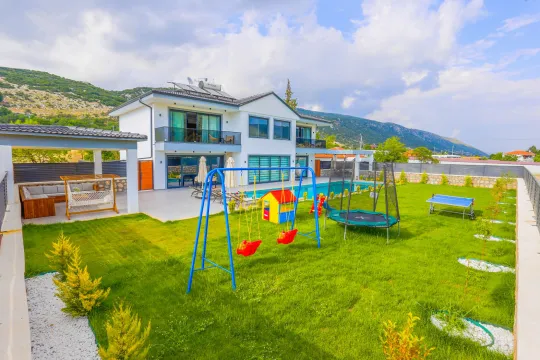 Villa Saraylı