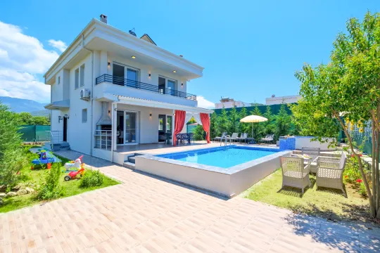 Villa Shine