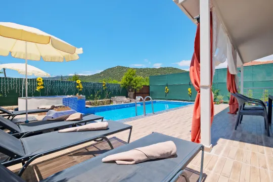 Villa Shine