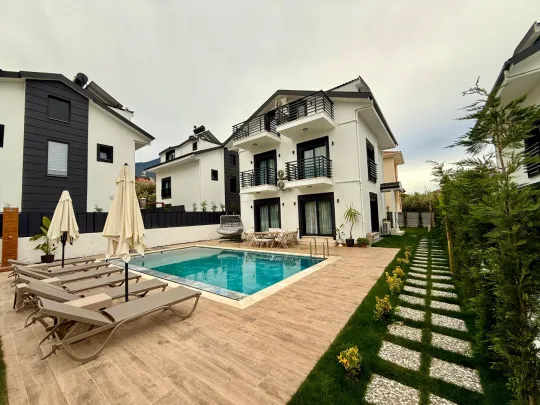 Villa Bee B