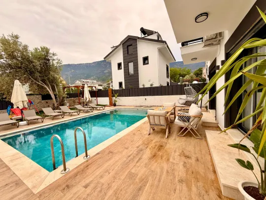 Villa Bee B